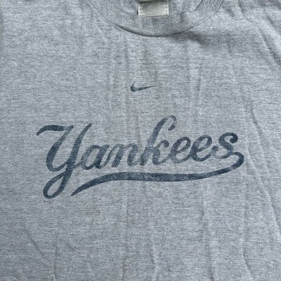 Vintage New York Yankees Nike Center Swoosh Y2K Shirt - Picture 2 of 5